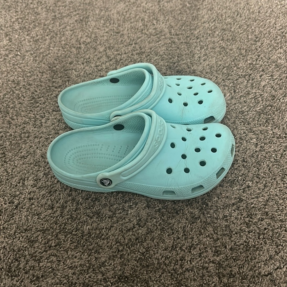Blue Crocs (includes free jibbitz)